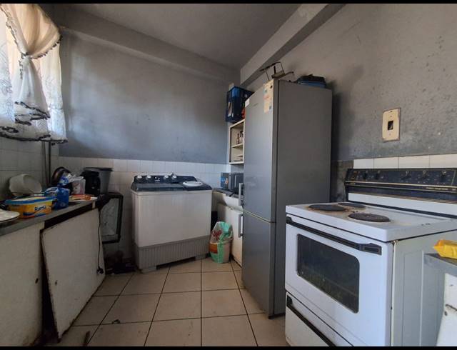 1 BEDROOM FLAT FOR SALE IN VEREENIGING CENTRAL